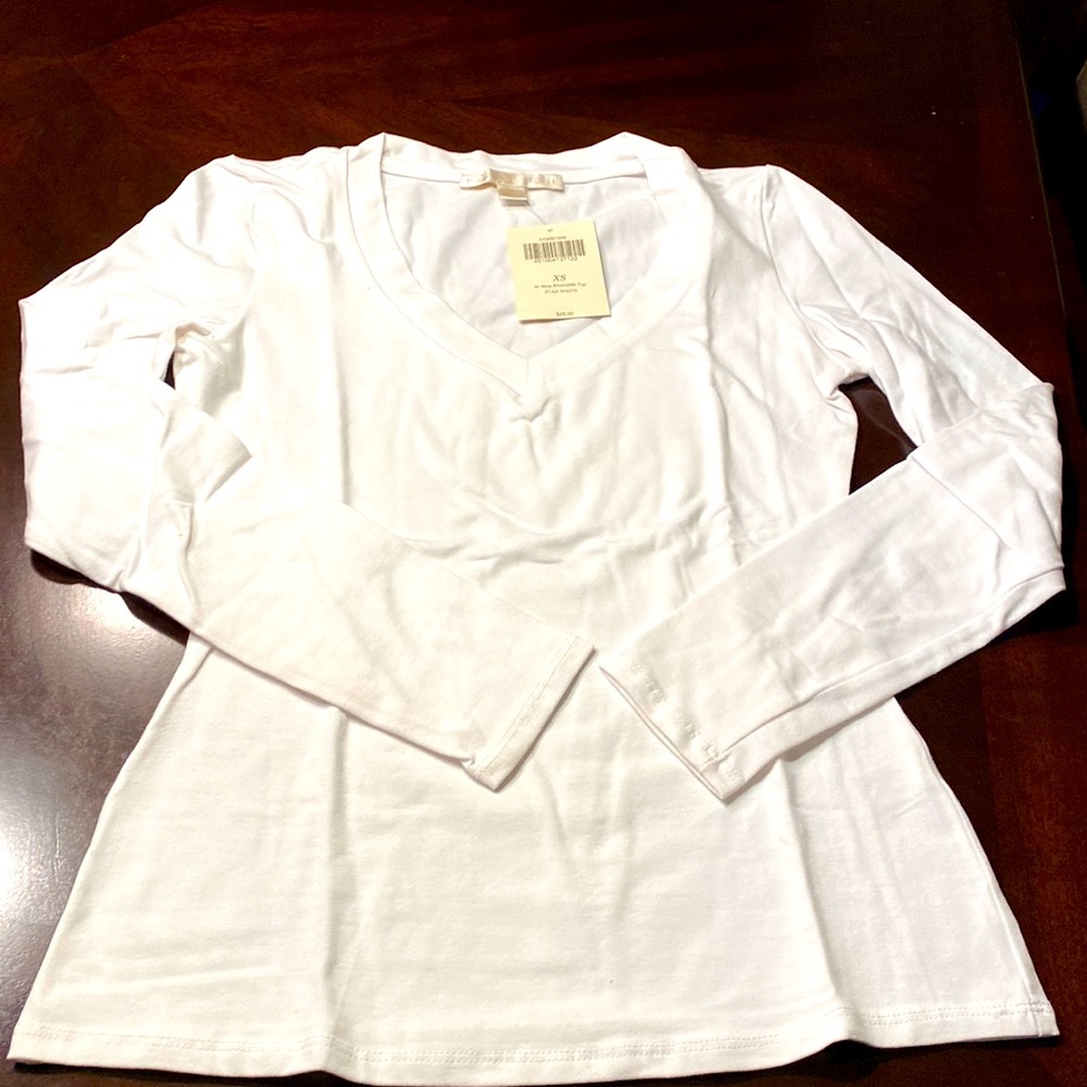 NWT. Boston Proper 92% cotton & 8% Spandex V neck top. Long sleeves.
